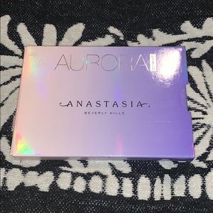 Anastasia Aurora Pallet